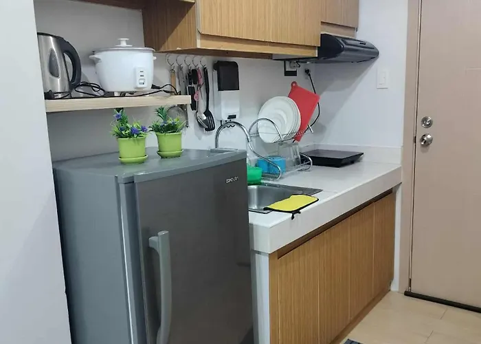 5th Floor Tower D Typed Unit With Ac, Netflix And Unlimited Wifi Access