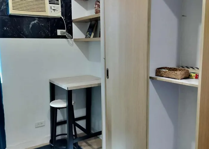 5th Floor Tower D Typed Unit With Ac, Netflix And Unlimited Wifi Access